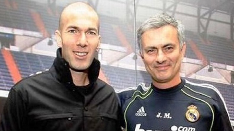 زيدان يطالب رئيس ريال مدريد بإقالة مورينيو