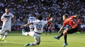 “زفان”: غادرت “ليون” في هيئة لص!