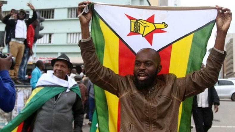 احتفالات في زيمبابوي مع اقتراب سقوط موغابي