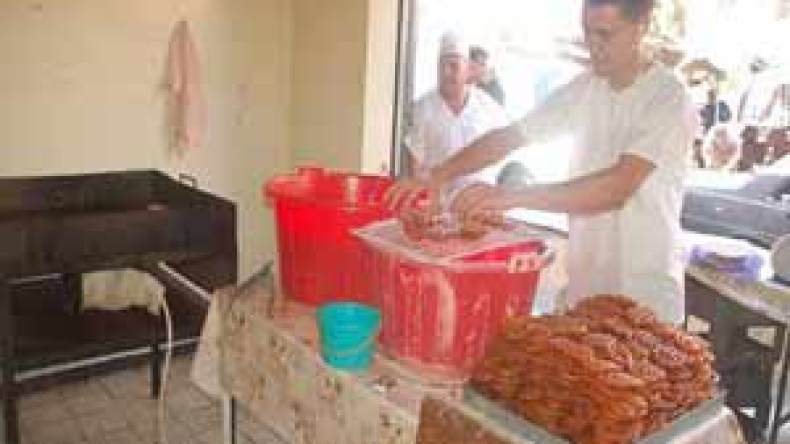 بيع‭ ‬الزلابية‭ ‬على‭ ‬الأرصفة‭ ‬ممنوع‭ ‬في‭ ‬رمضان