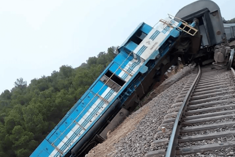 خراب الحكومات السابقة