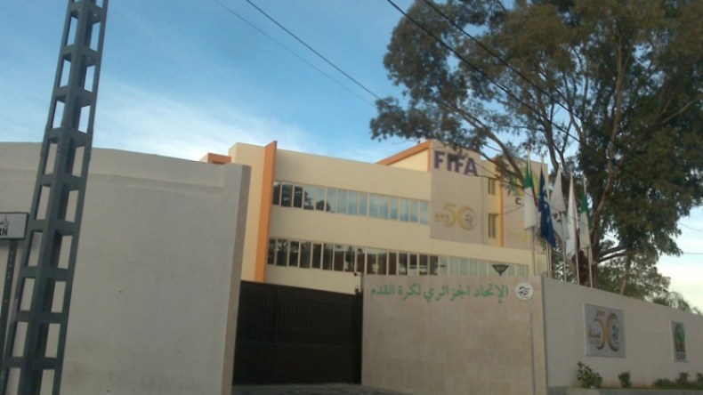 31 ناديا محترفا يعاني من عجز مالي