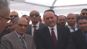 مواطنون يستقبلون وزير السكن بالاحتجاجات في الوادي