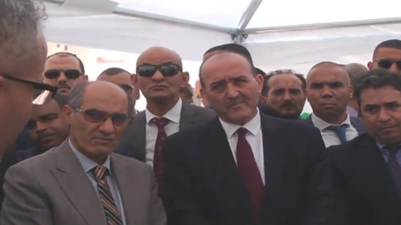 مواطنون يستقبلون وزير السكن بالاحتجاجات في الوادي