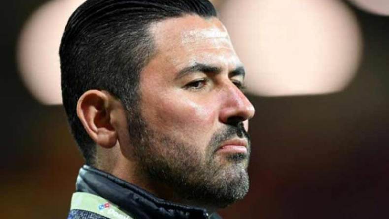 عنتر يحيى يتهم أشخاصا بمحاولة ضرب الفريق