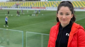 صحافية وحكمة تُلقب بـ”ميسي” في مباراة الجزائر ونيجيريا!