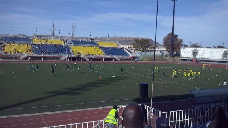 عن ملعب وأجواء مباراة “الخضر” أمام اللوزوطو