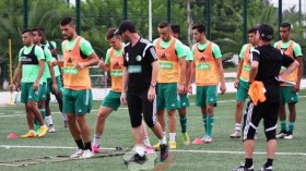 آمال “الخضر” يواجهون فالونسيا هذا الأربعاء
