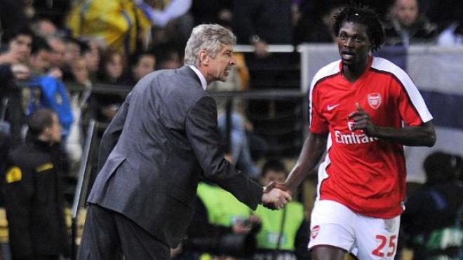 أديبايور: فينغر يُتاجر بِاللاعبين وليس مُدربا