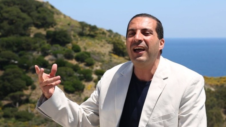 “عمرو خالد” يستعين بـ “محرز” لترميم شعبيته المنهارة