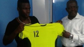 نجم بيشام الغاني: أتفاوض حاليا مع مولودية الجزائر