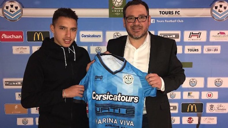 “بن ناصر” يلتحق بـ “بلقبلة”