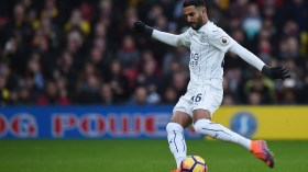 محرز يشعل النار في مكاتب المراهنات البريطانية