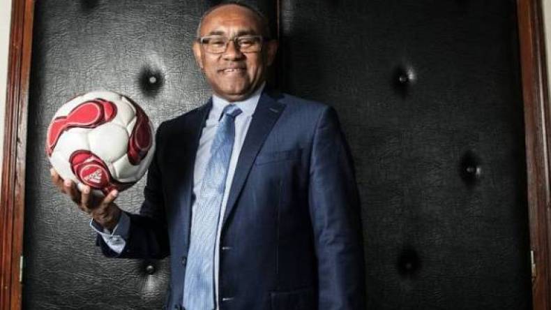 رئيس اتحاد الكرة الإفريقي يحسم في أمر مقرّ “الكاف”