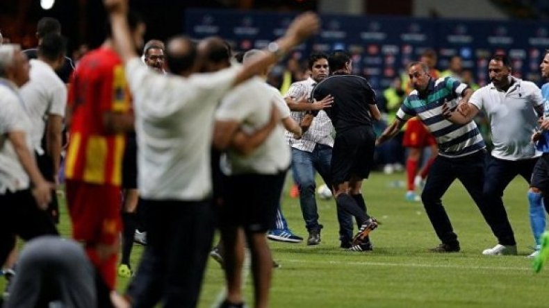 الرئيس الأسبق للفاف يُعاقب الفيصلي الأردني