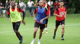 مبولحي يعود إلى التدريبات في انتظار مواجهتَي زامبيا