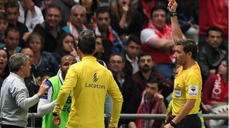 براهيمي: سلوكي لم يكن “عدوانيا” ولم أشتم الحكم البرتغالي