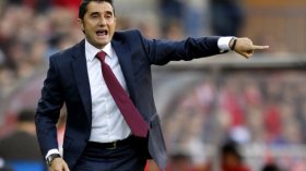 مدرب فيغولي وجبور وعبدون ينتقل إلى برشلونة