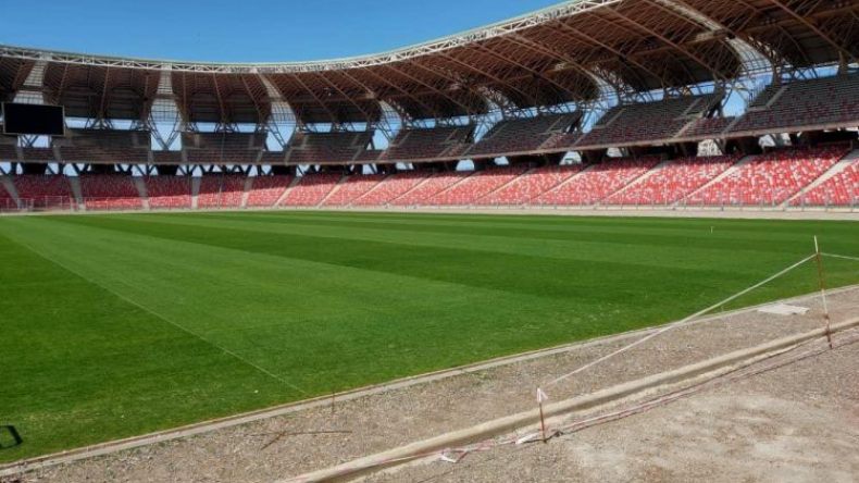 بساط ملعب وهران “اصفرّ” والثمار لم تنضج بعد!