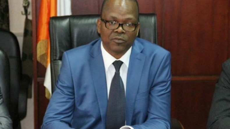 إقالة وزير الرياضة الإيفواري بسبب فضيحة منح منتخب “الفيلة”