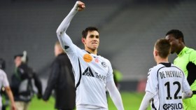 ماندي يحث فقير على تمثيل ألوان “محاربي الصحراء”