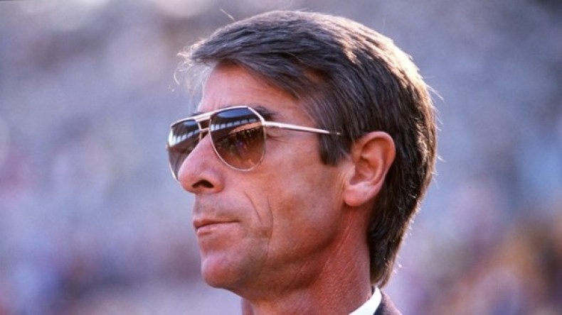 مدرب سوفياتي: في الكاميرون يقولون لك المدير غير موجود إرجع غدا !؟