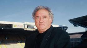 مدرب سابق في البطولة الوطنية يكرّس حياته لمساعدة البطّالين