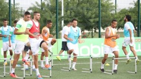 غوركوف يستدعي 23 لاعبا محليا