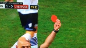 أغرب بطاقة حمراء!