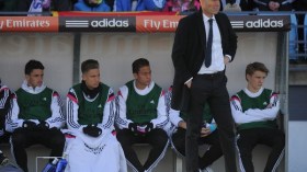 زيدان يعترف أنه لا يجيد التواصل مع الصحافة