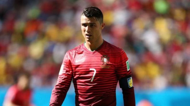 مدرب البرتغال يتحدّث عن مشاركة النجم “رونالدو” في الأولمبياد