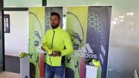 عنتر يحي بحذاء جديد من تصميم “أديداس”