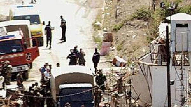 حرس الحدود يُفككون 4 قنابل بتبسة