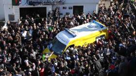 جنازة رد الإعتبار للرمز حسين آيت أحمد