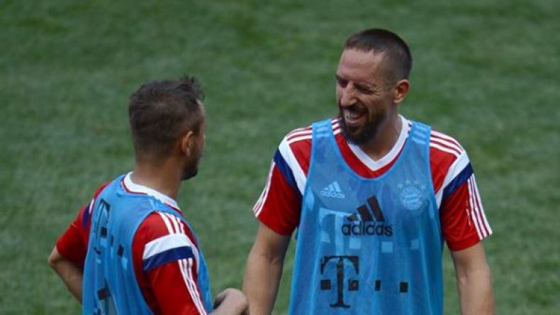 ريبيري: زوجتي طلبت منّي إطلاق اللّحية