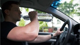 دراسة تحذَر: العطش أثناء القيادة يزيد حوادث الطرق إلى الضعف