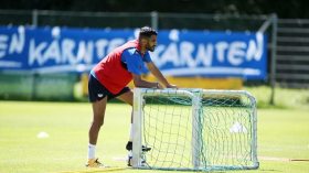 مدرب ليستر سيتي: لم نستلم أيّ عرض رسمي لِتحويل محرز