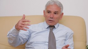 رئيس  فرنسي من الجيل الجديد أنسب للجزائر