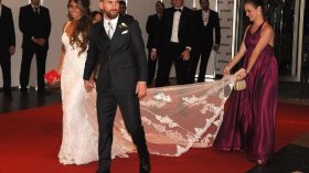 قدّموا هدايا غالية لـ “ميسي”.. و”فتاتا” لِجمعية خيرية!