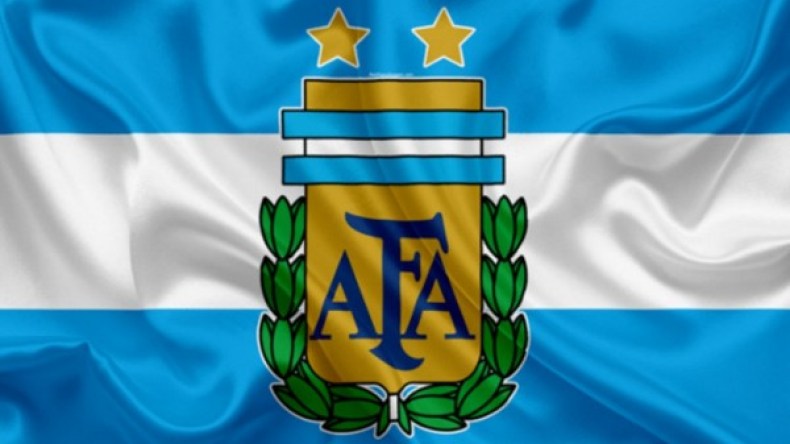 أَشْهَرَ المسدّس في وجه المدرب بِسبب كرسي الإحتياط!