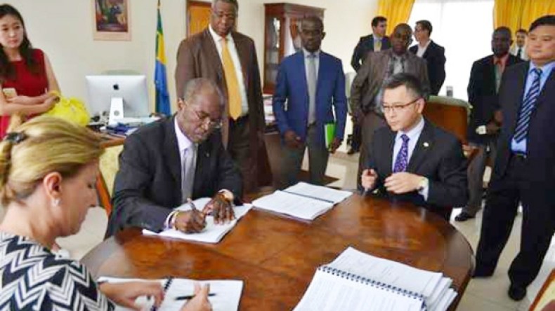 حياتو وملف “الكان” الغابوني.. رائحة الفساد تزكم الأنوف