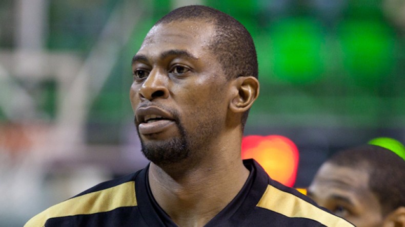 نصراني يرفض التعاطف مع “شارلي إيبدو” ويطرد من فريق فرنسي لكرة السلة