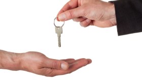 الوكالات العقارية ترفض التعامل مع‮ “‬المطلقات‮”‬