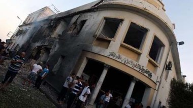 Libye: attentat à la voiture piégée contre un bâtiment officiel