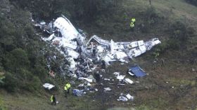 تحطّم طائرة في كولومبيا تُقِلُّ فريقا كرويا برازيليا