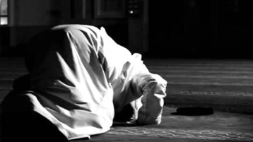 أفلح إن صدق