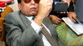 عادل إمام يرد على من اتهمه بمعاشرة يسرا