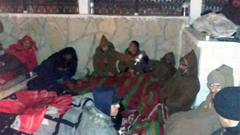 مكتتبو”عدل” ينصبون خيمة اعتصام احتجاجا على تعثر المشروع بتبسة