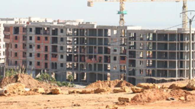 المقاولون يطالبون بتدخل الدولة وتشجيع السكن التساهمي