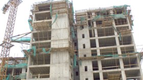 المقاولون يوقفون 3 آلاف ورشة بناء بسبب المضاربة في الإسمنت